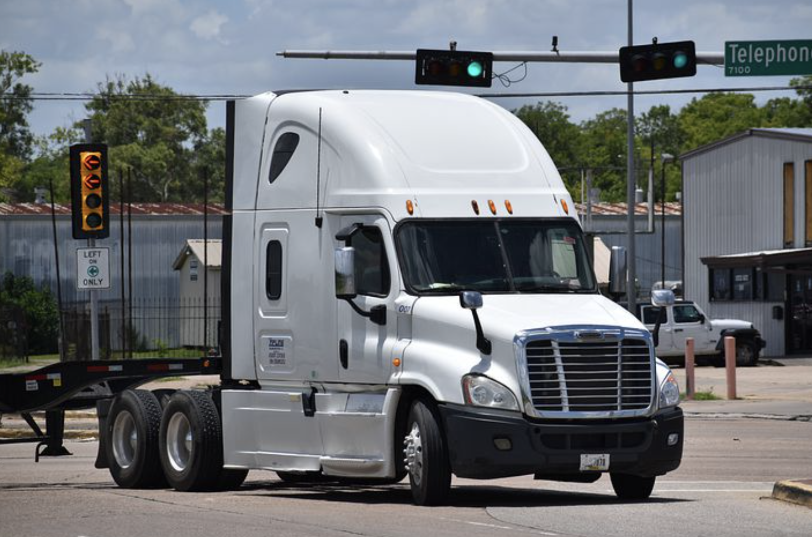 this image shows onsite truck repair in Colton, CA